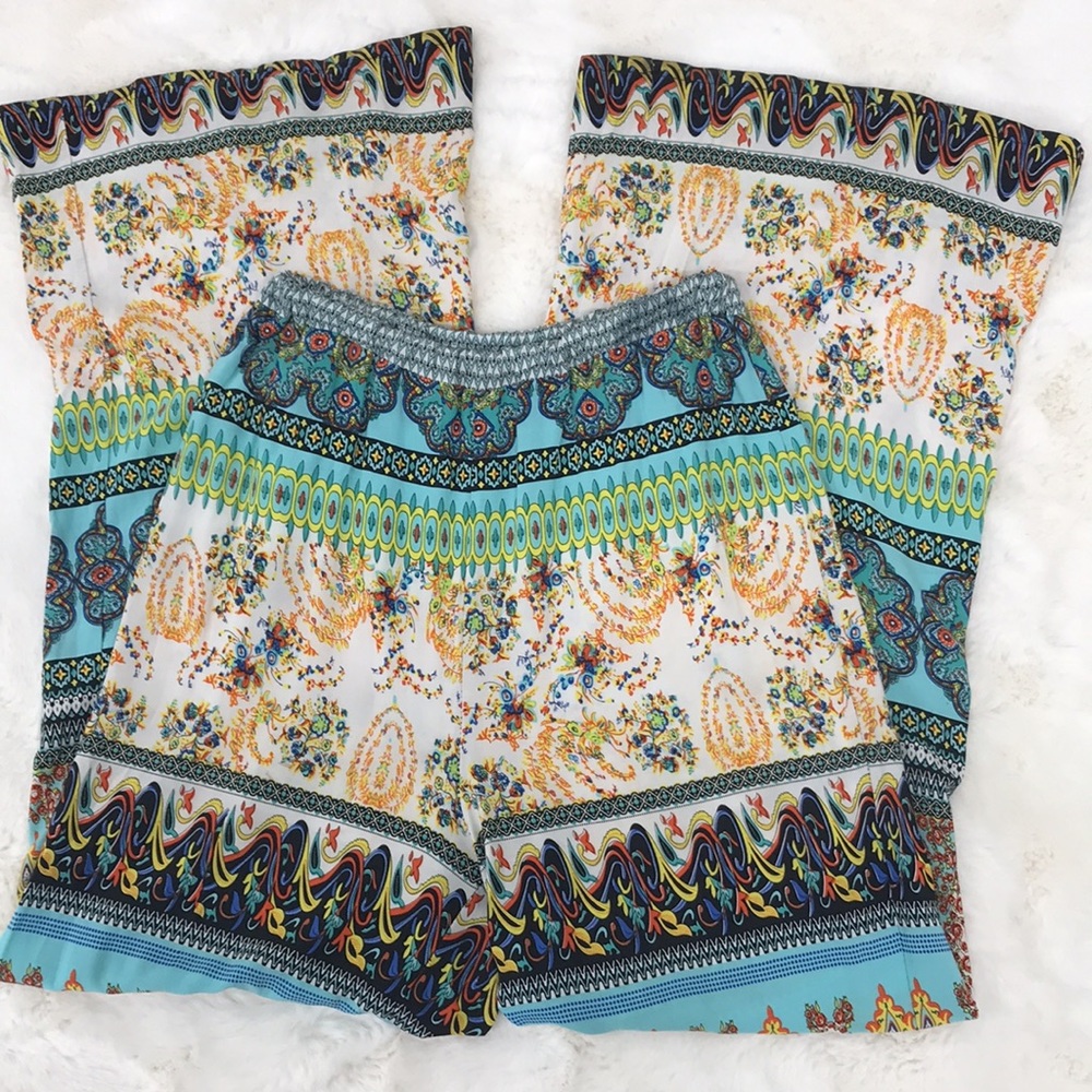 Magic boho fun print wide leg pants flare pants size medium